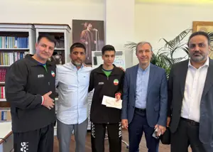 دیدار نابغه تنیس روی میز ایران با علیرضا دبیر