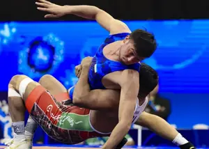 یک فینالیست در چهار وزن دوم کشتی فرنگی