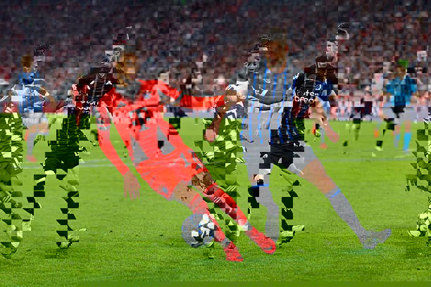 2250977