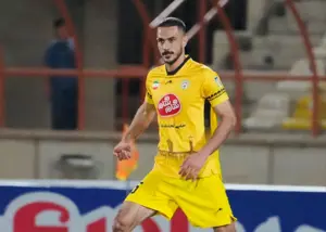 مدافع فجر بازی با استقلال را از دست داد
