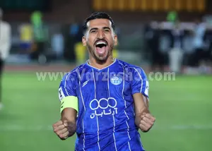 صالح استقلال را دوست دارد نه حاشیه (عکس)