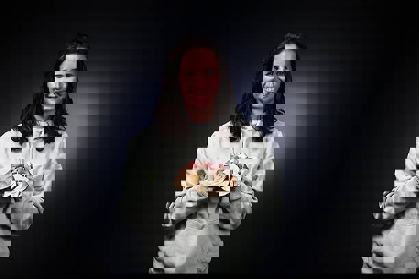 2251256