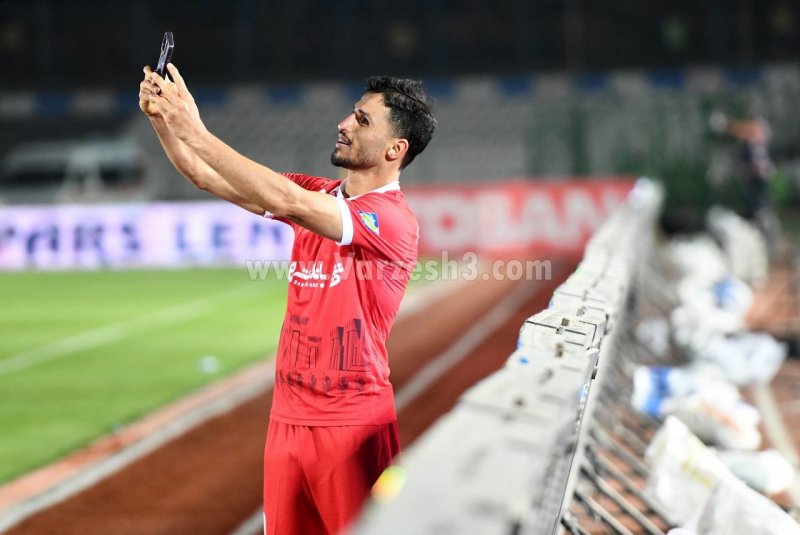 واکنش علیپور به پرچم غولپیکر هواداران پرسپولیس