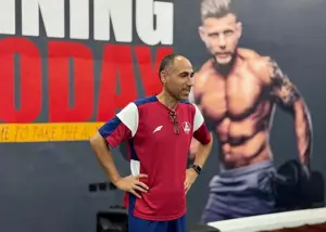 صدرنشینی عفیف با مربی ایرانی در عربستان