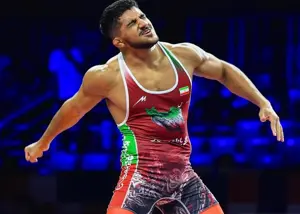 قهرمان کشتی جهان، مهمان ویژه بازی استقلال-فجر