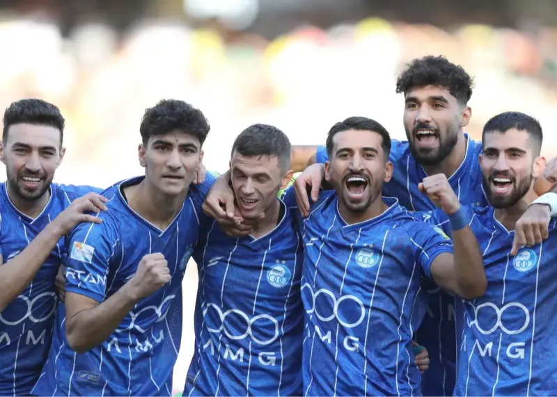 فجر سپاسی صفر - استقلال 3: صدرنشین قلدر!