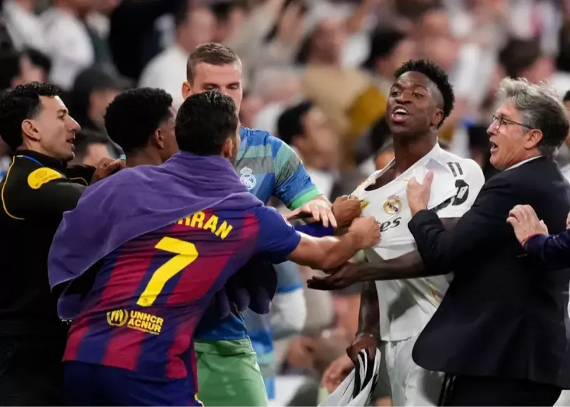 حمله به یامال و درگیری در پایان ال‌کلاسیکو