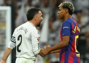 کارواخال را در بارسلونا تکه تکه کردند!