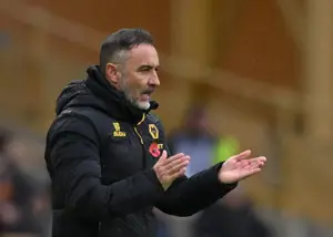 هواداران میخواستند مربی ولووز را کتک بزنند!