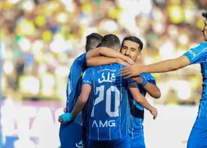 ستاره آبی ها:صالح شایسته بازوبند است