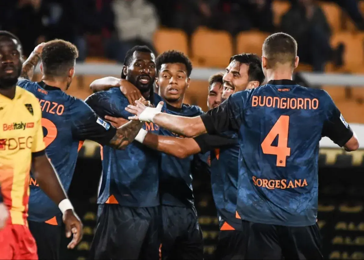 لچه ۰-۱ ناپولی: آنگلیسا کونته را در صدر نگه داشت