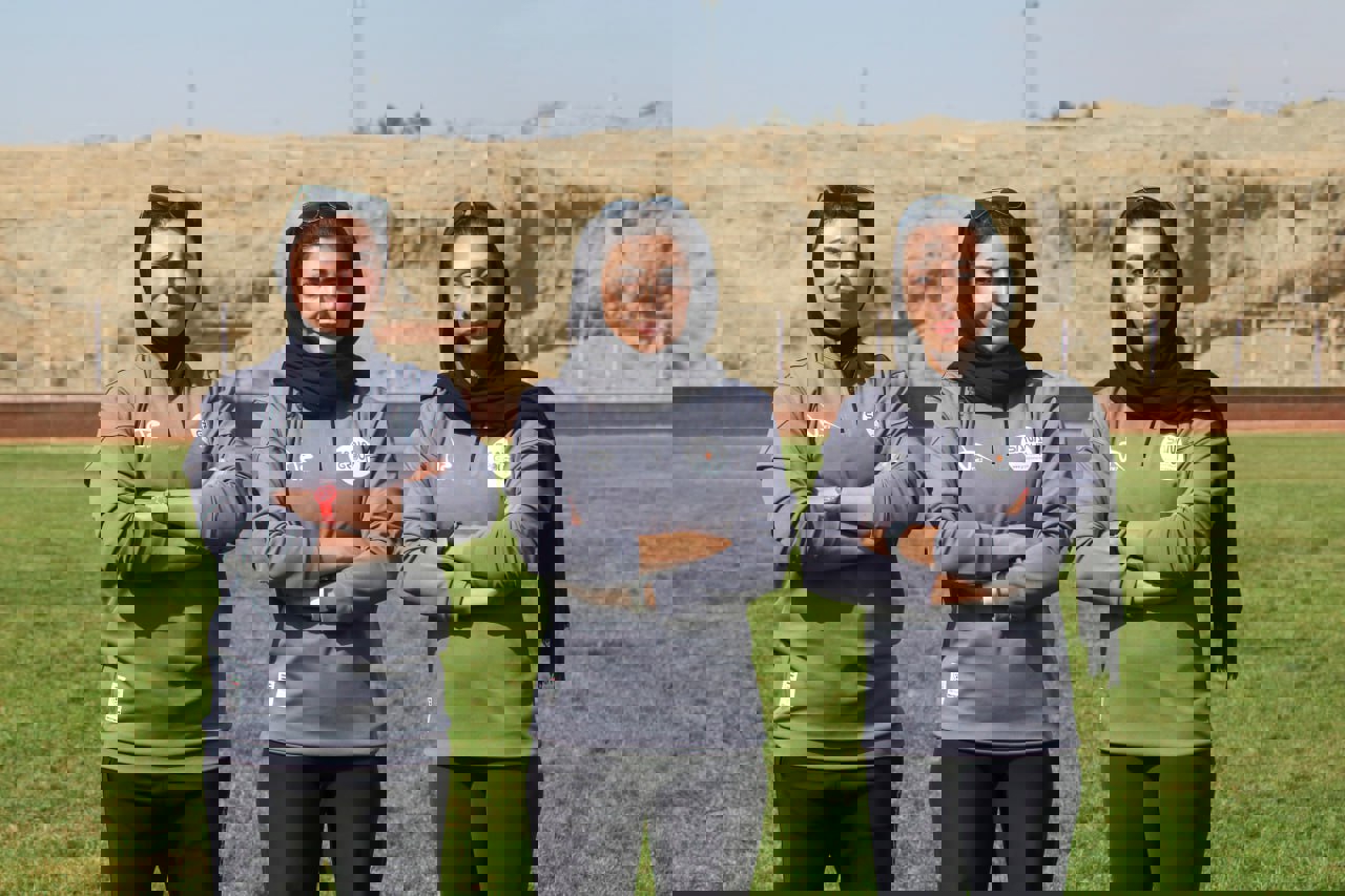 2253100
