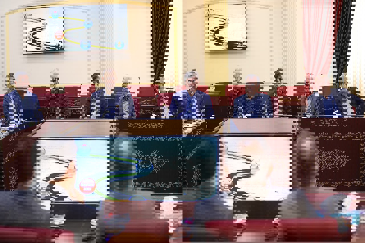 2253131