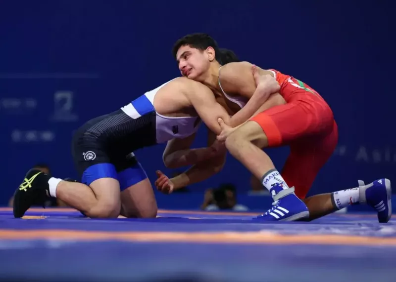 دبل طلایی کشتی گیران جوان ایران در روز اول