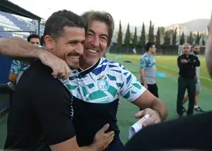 وریا در بازگشت به استقلال کتک خورد