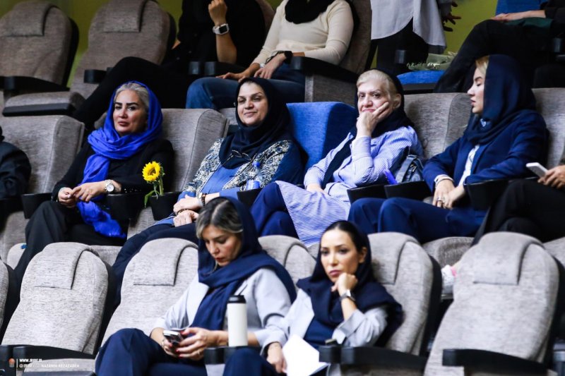 اصل کاریهای خانواده پورحیدری در سالن بسکتبال