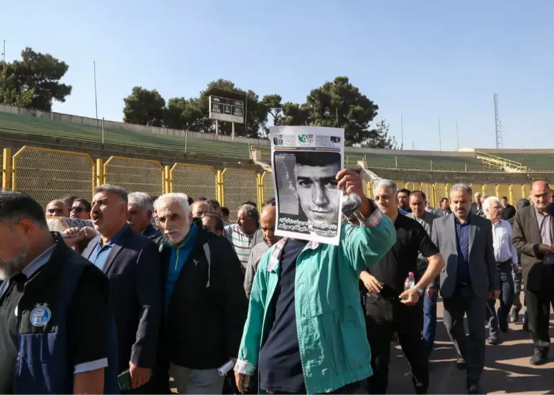 مراسم تشییع کارگر جم در حضور چهرههای سرشناس