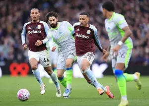 وسط لامبورگینیها: ستارهای با یک فولکس ساده