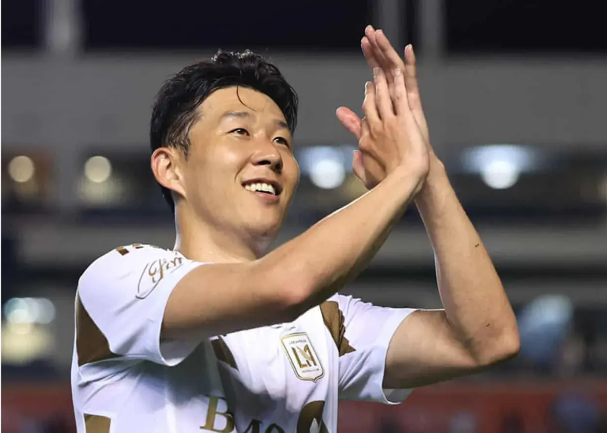 ستاره کره‌ای شانه به شانه لیونل مسی!