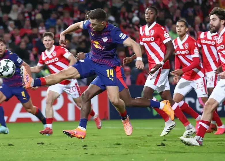 جایزه گلزنی از روی ضربات ایستگاهی: شکلات!