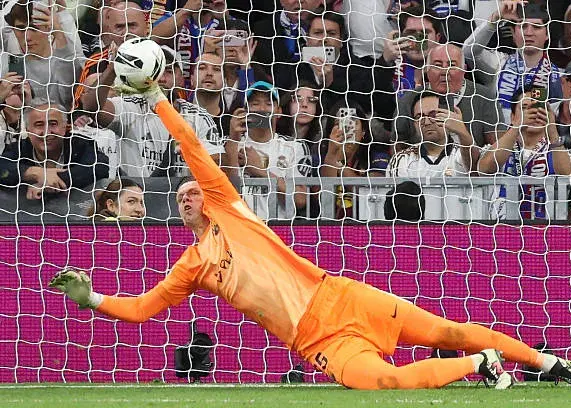 شزنی فاش کرد: پنالتی امباپه را چطور مهار کردم؟