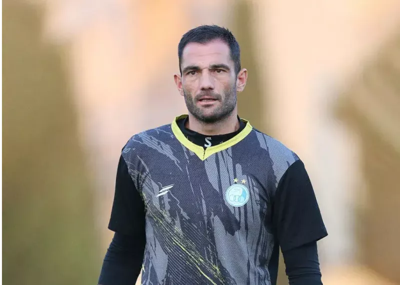 بیتفاوتی آدان به نیمکت نشینی (عکس)