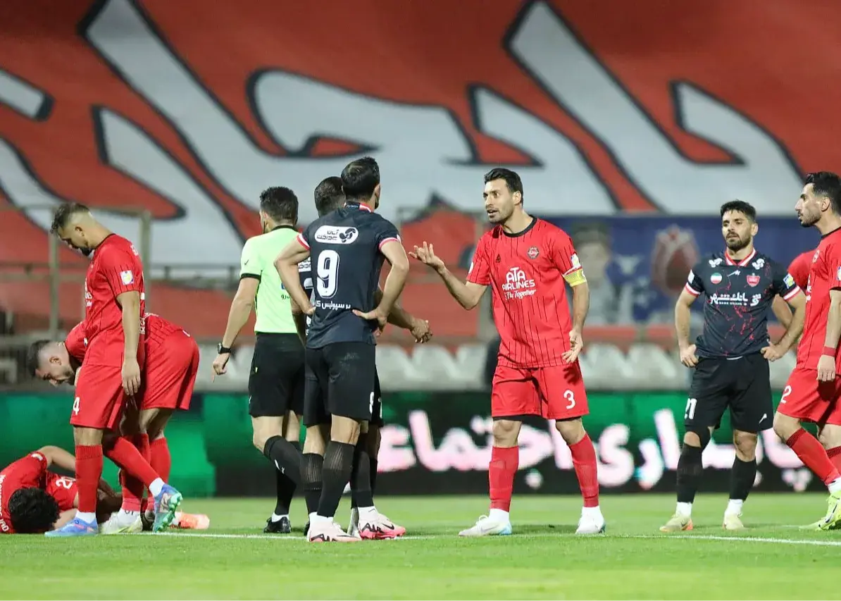 تراکتور 24 ساعت صدرنشین است