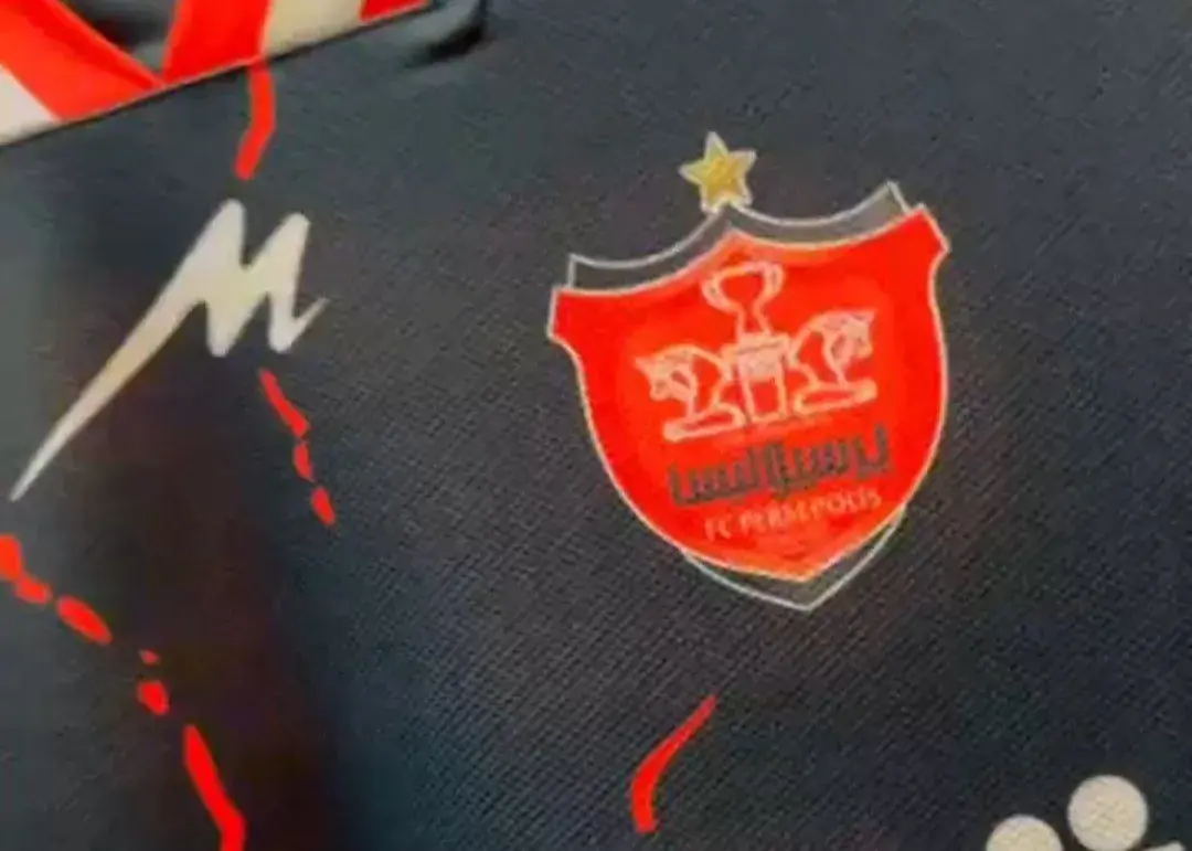 رونمایی از لباس پرسپولیس چند ثانیه مانده به بازی!