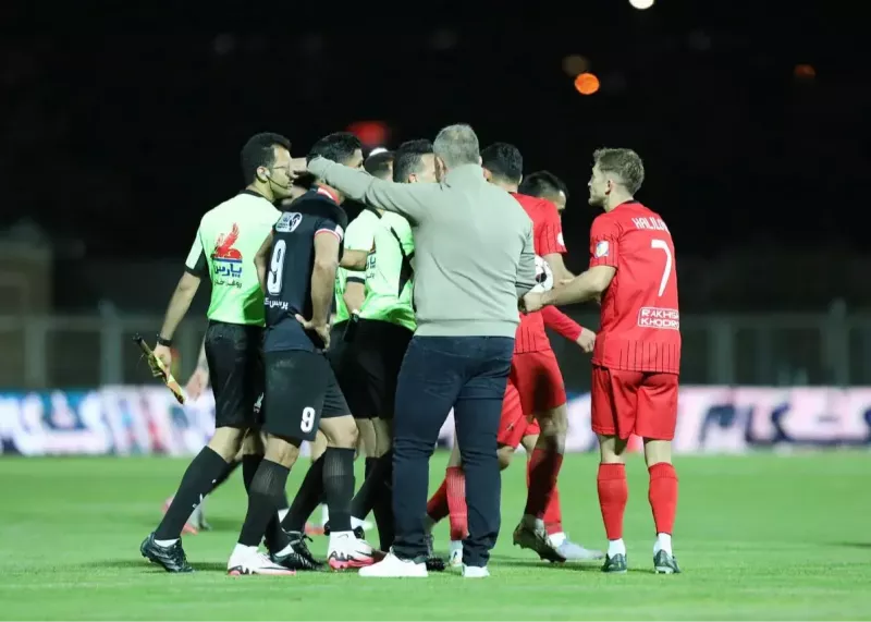 اسکوچیچ: به هیچ وجه نمیگویم روی زمین بیفتید!