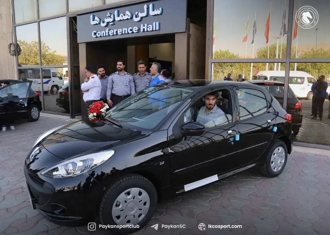 دو قهرمانی جهان ٢٠٧ جایزه گرفتند(عکس)