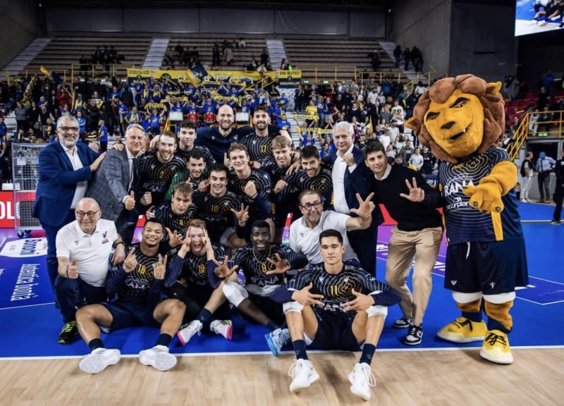 پیاتزا باخت، بد هم باخت!