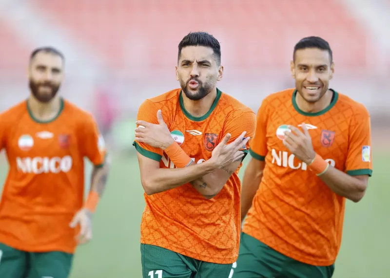 نیمه نخست بازی رفسنجان هجومی و پرگل