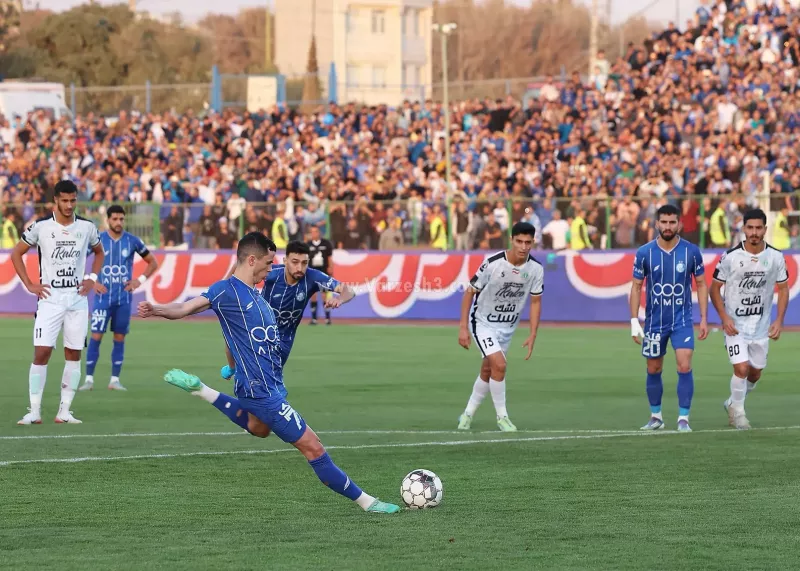 بهترین زاویه ممکن از پنالتی استقلال (عکس)