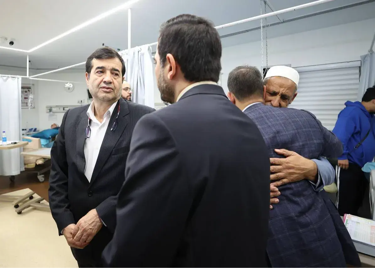 عیادت وزیر ورزش از صابر کاظمی (عکس)