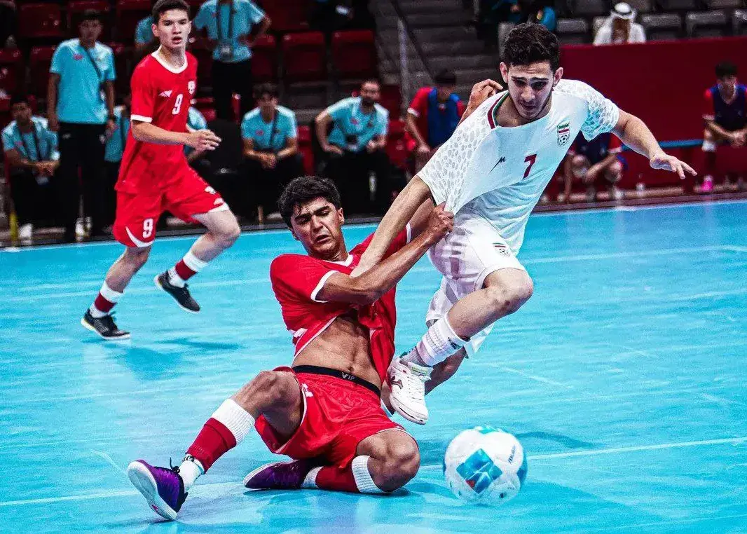 جنجال ایران – افغانستان با این لگد آغاز شد