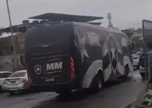 وحشت در بزرگراه: اتوبوس تیم فوتبال را به رگبار بستند!