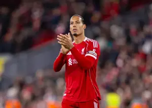 پاسخ کاپیتان لیورپول به اسطوره یونایتد: مزخرف نگو!