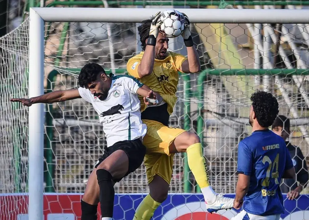 گلر ملوان برای کلین‌شیت به خون کشیده شد!