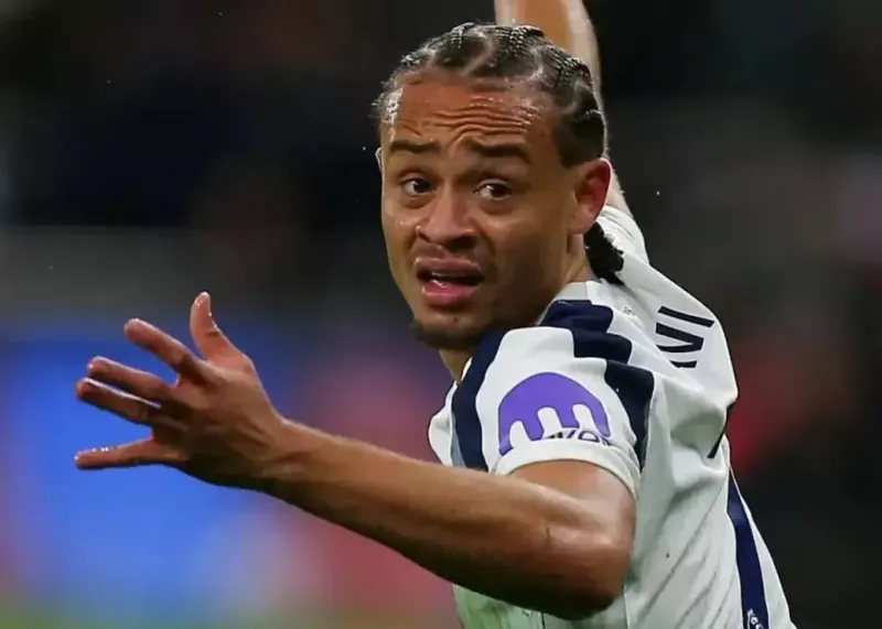 ژاوی را در تاتنهام تحقیر کردند!