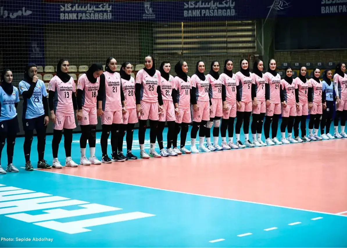 استارت زنان والیبال ایران مقابل مدعی اول قهرمانی