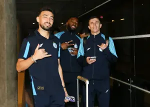 منیر، سرزنده و شاداب برای بازی الوحدات