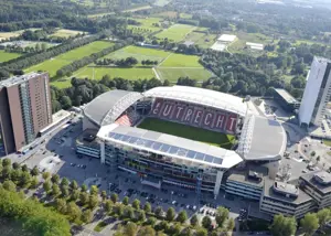 هشدار: آب آلوده است، در این ورزشگاه آب نخورید!