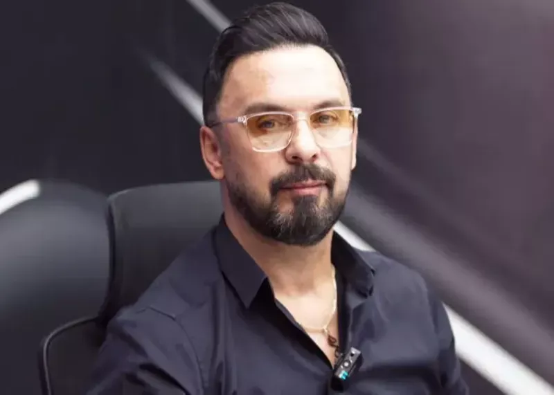 پاشازاده و صدرنشینی استقلال: با ۹۹ سرباز!