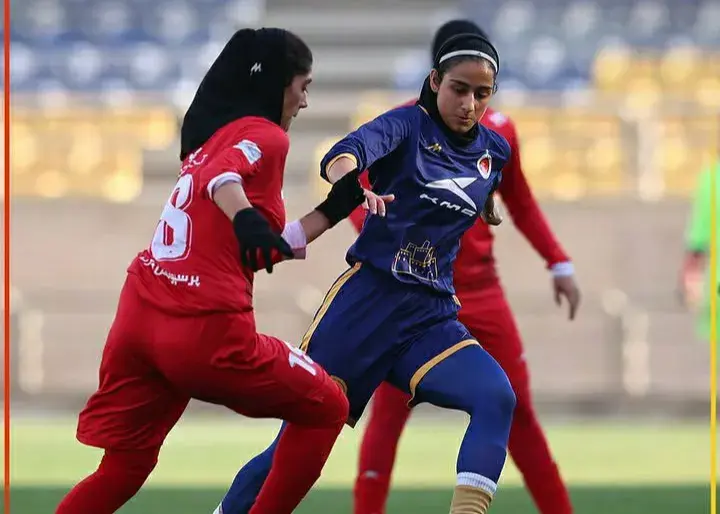 کری ستاره‌های استقلالی زنان برای پرسپولیسی‌ها (عکس)