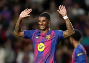 احیای یک ستاره: بارسا رشفورد را ایستاده تشویق کرد