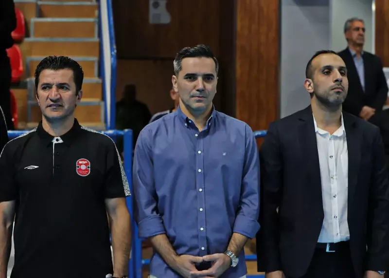 صدرنشین لیگ فوتسال با نیمکت کاملا خونسرد!