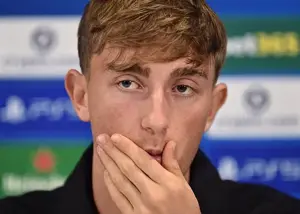 دفاع هویسن از وینیسیوس: الکی از کاه کوه ساختید!