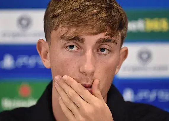 دفاع هویسن از وینیسیوس: الکی از کاه کوه ساختید!