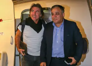 واکنش تاجرنیا به شایعات مدیریتی: لبخند و سفر!