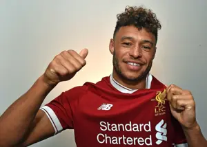 قهرمان لیورپول، با جوانهای آرسنال تمرین می‌کند!